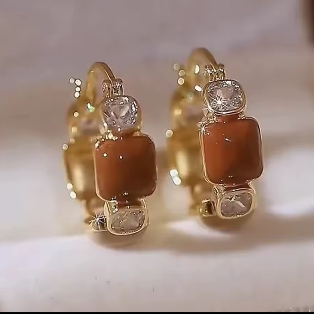 Gold Hoop Earrings with Brown Gemstone & Crystal – Elegant Chic Hoops